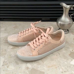 Vince Camuto Chenta sneakers